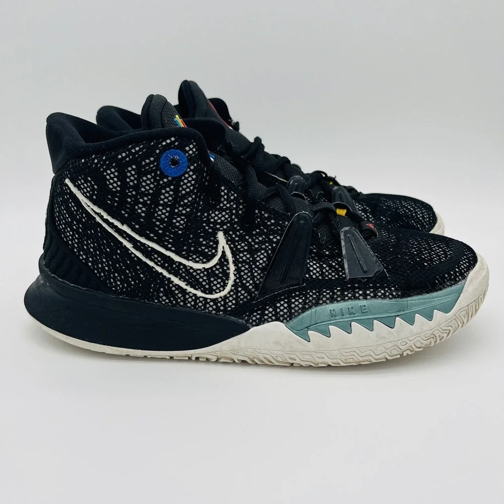 Nike Kyrie 7 Boys Basketball Shoes Sneakers Size 7Y Black White GS CT4080